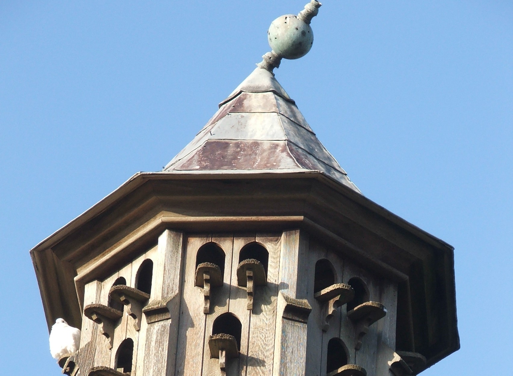Monument in the spotlight